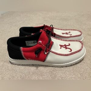 Alabama Crimson Tide Hey Dude Men's Size 9 Casual Slip-On Shoes - Red/White